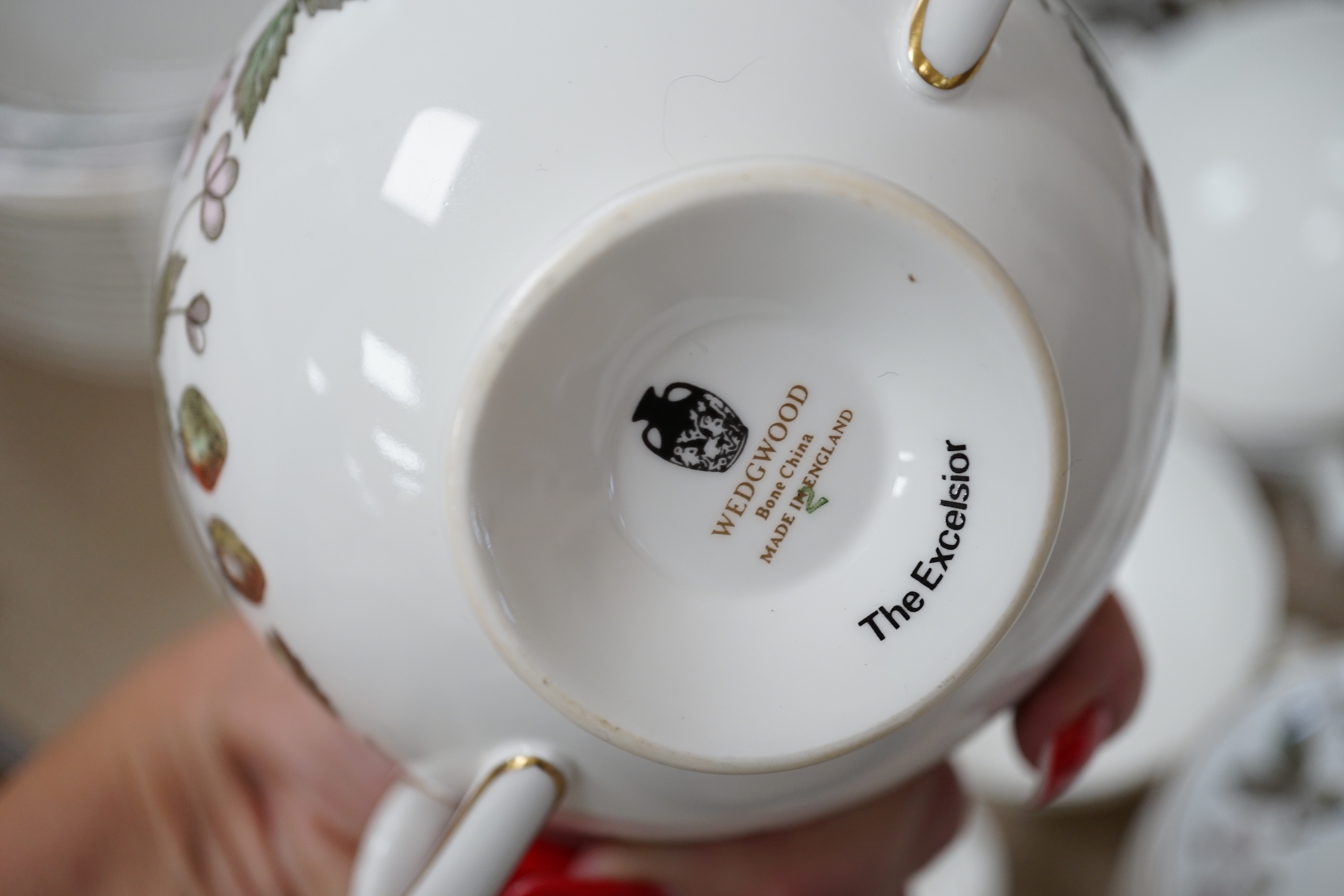 A Wedgwood “Strawberry Hill” tea and dinner service
